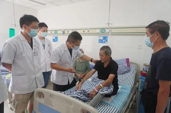 妙手解煩憂！萬(wàn)載縣人民醫(yī)院成功治愈95歲高齡前列腺增生患者